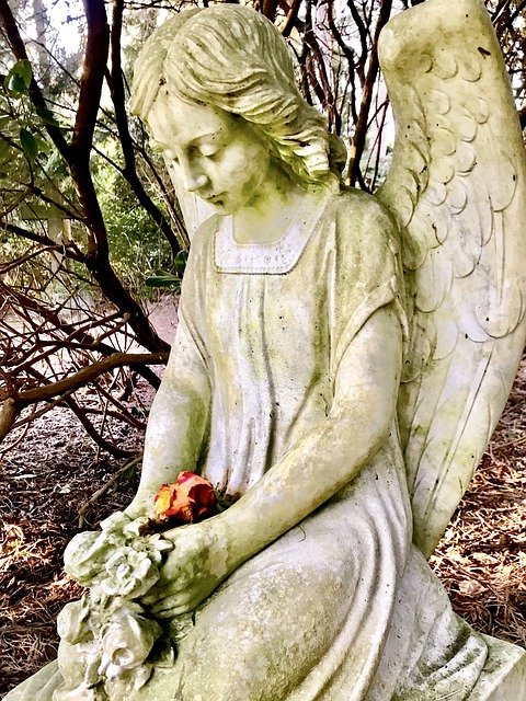 Angel Statue Figure Angel Figure  - Cairomoon / Pixabay