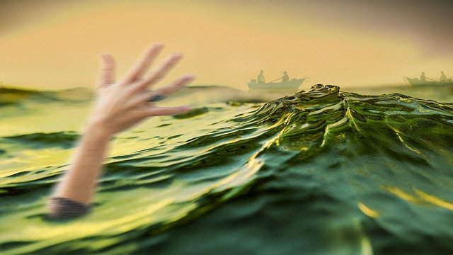 Water Sinking Hand Drowned Rescue  - adamtepl / Pixabay