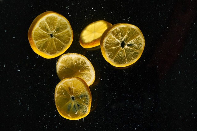 Lemon Sour Fruit Fresh Citrus  - Engin_Akyurt / Pixabay