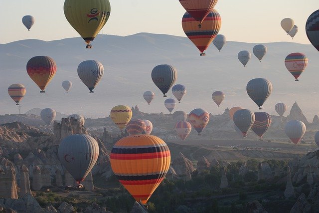 Hot Air Balloon Balloon Sky  - SeminPaek / Pixabay
